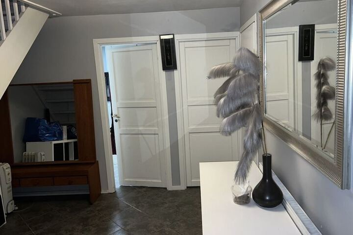 Room 6 of 15