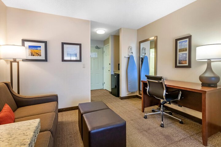 Room 10 of 30