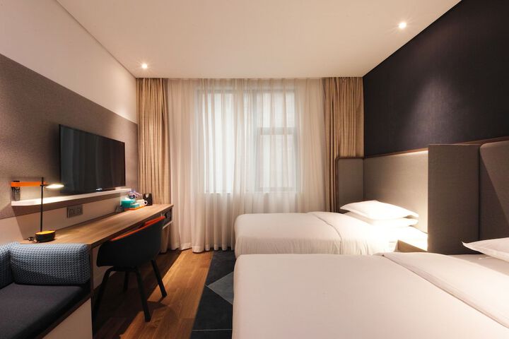 Room 7 of 56