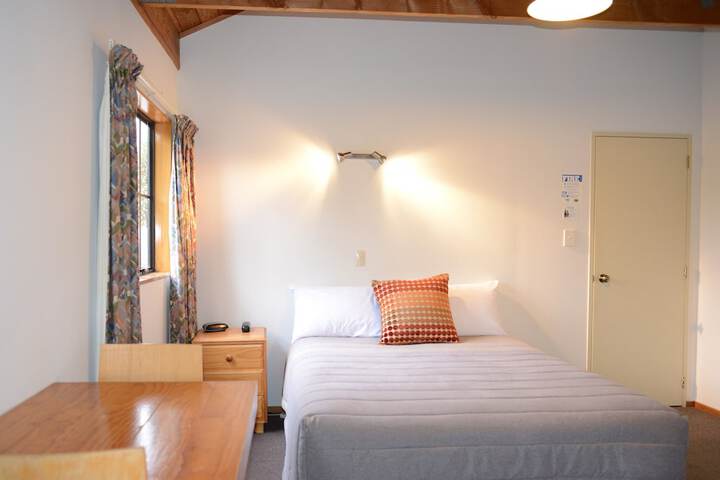Room 5 of 52