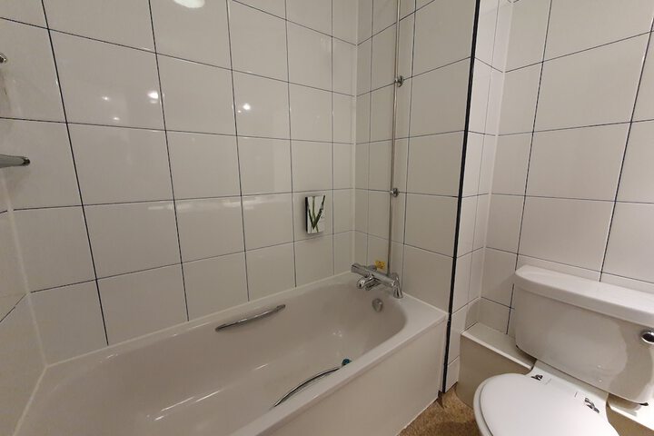 Room 26 of 60