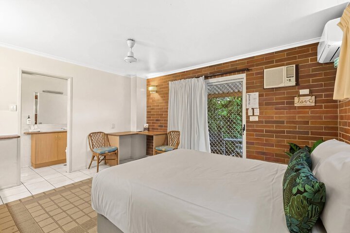 Room 27 of 154