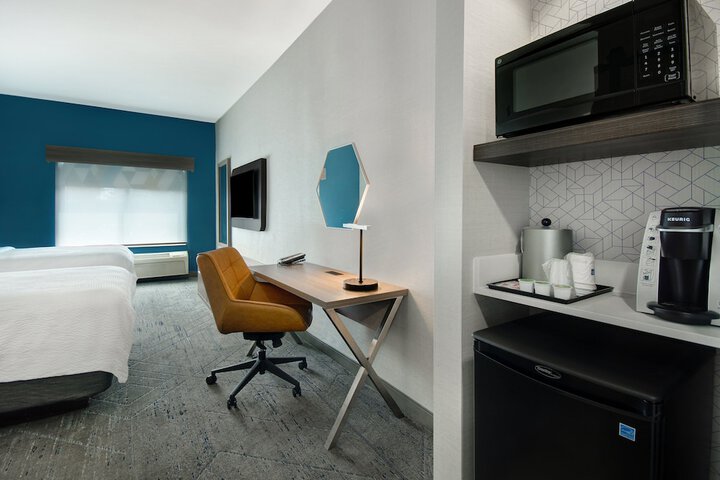 Room 21 of 53