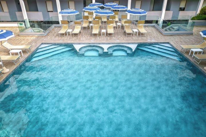 Pool 92 of 114