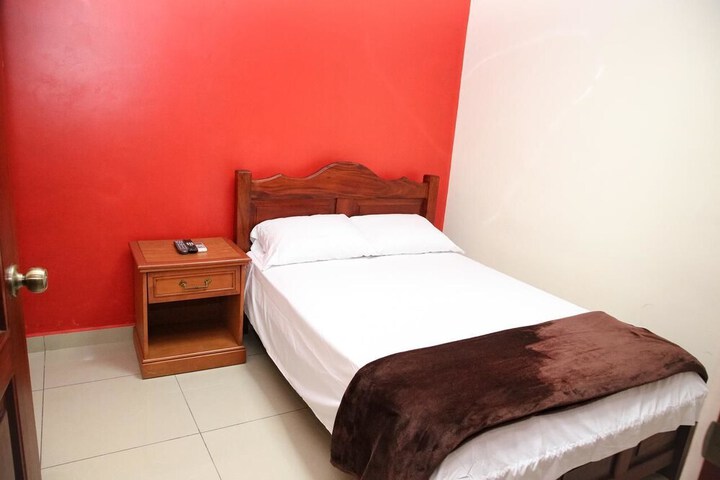 Room 5 of 32