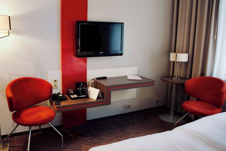 Room 28 of 67