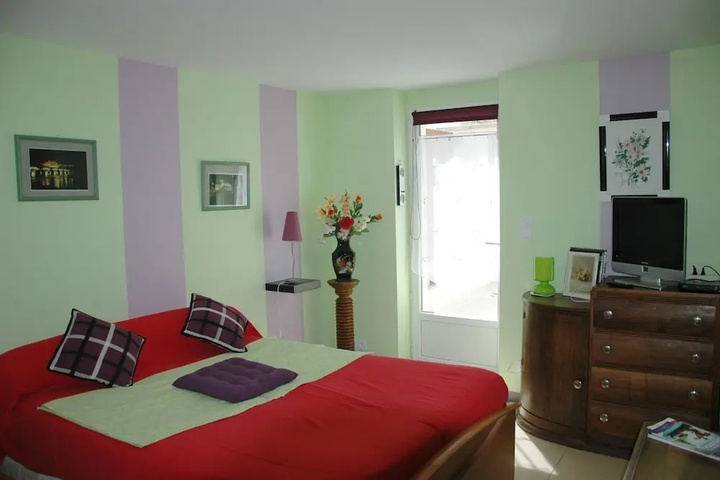 Room 3 of 10