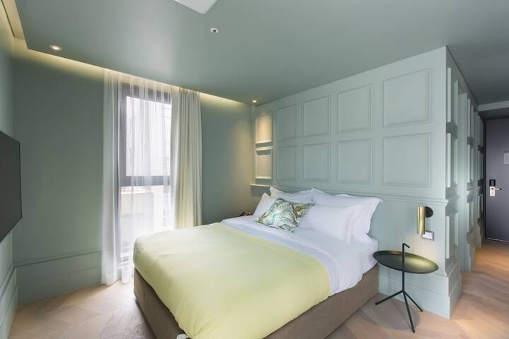 Room 4 of 34