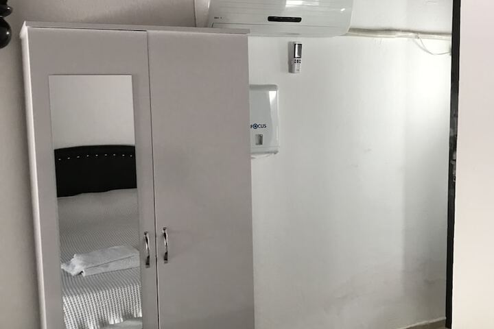 Room 12 of 37