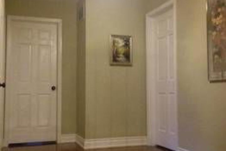 Room 18 of 28