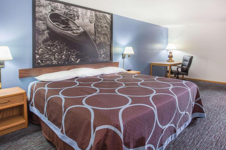 1 King Bed (9 of 10)