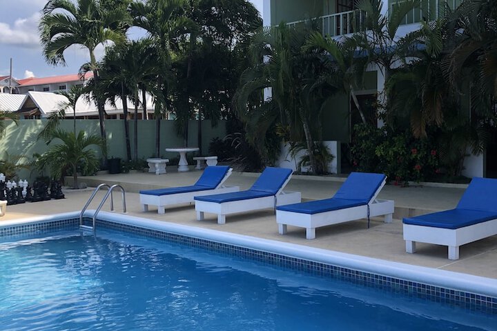 Pool 32 of 51