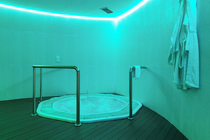 Room 62 of 79