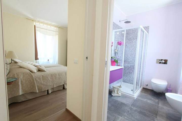 Room 6 of 26