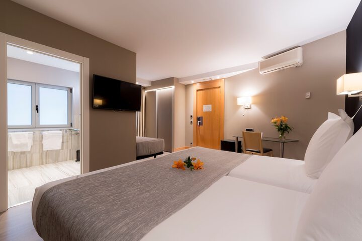 Room 72 of 110