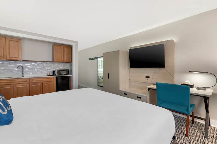 Room 12 of 51