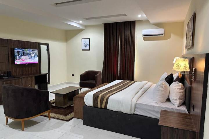 Room 14 of 62