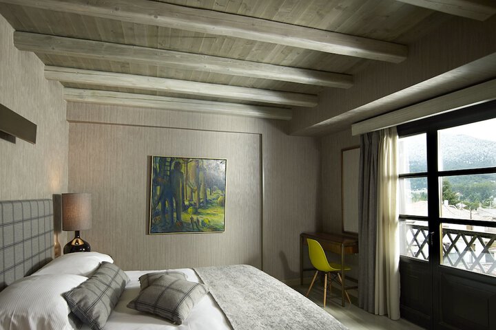 Room 4 of 43