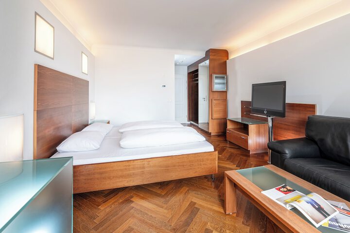 Room 13 of 119