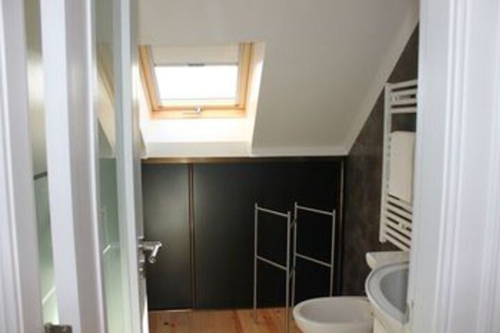 Room 9 of 60
