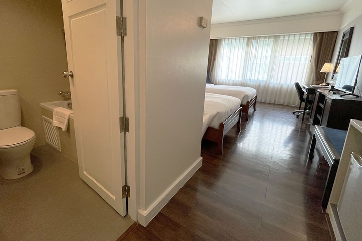 Room 35 of 58