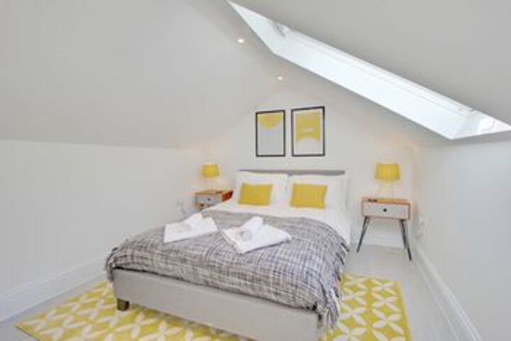 Room 10 of 24