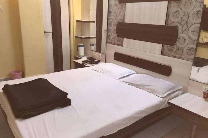 Room 3 of 7