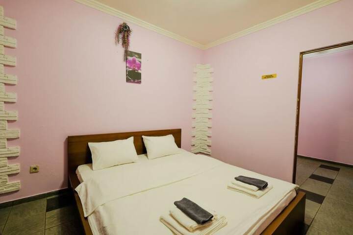 Room 15 of 27