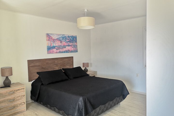 Room 2 of 40