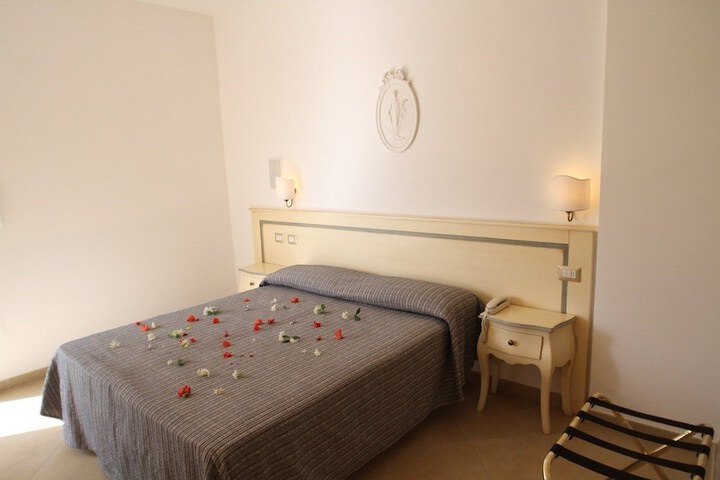 Room 17 of 65