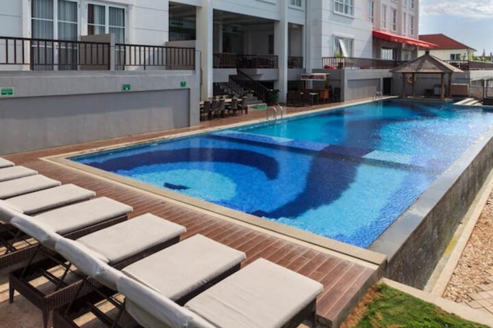 Pool 40 of 61