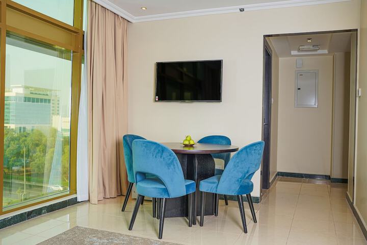 Room 32 of 65