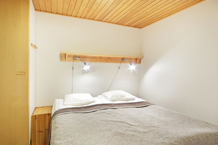 Room 10 of 115