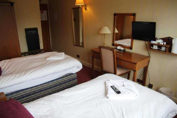 Room 6 of 36