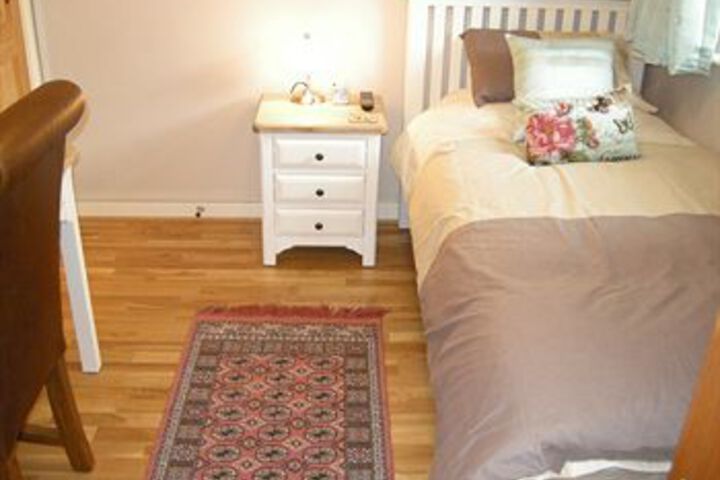 Room 11 of 13