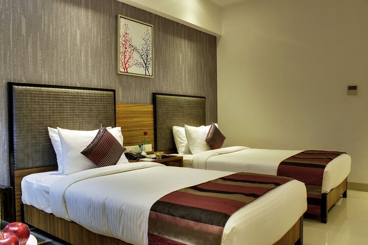 Room 8 of 30