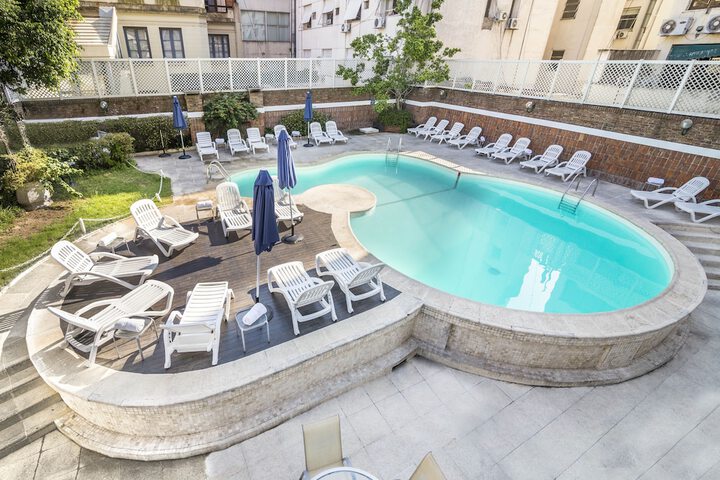 Hotel Pool