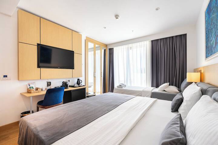 Room 10 of 130