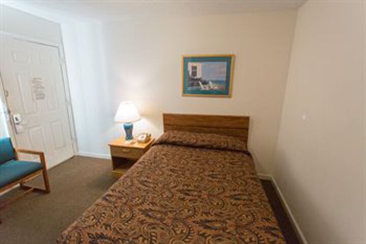 Room 8 of 36
