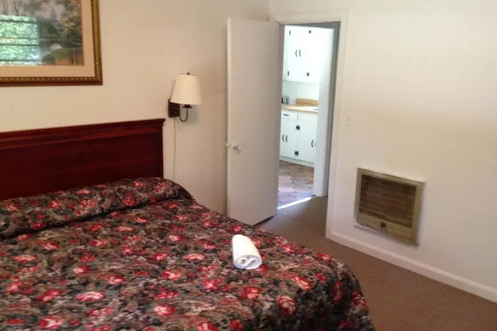 Room 3 of 16