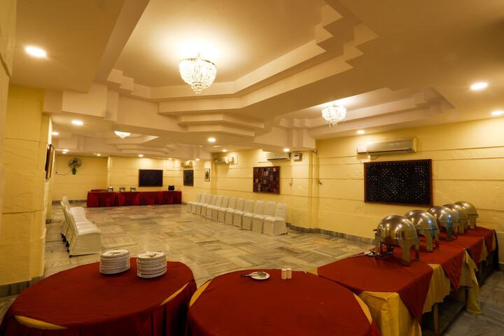 Ballroom/Hall 48 of 60