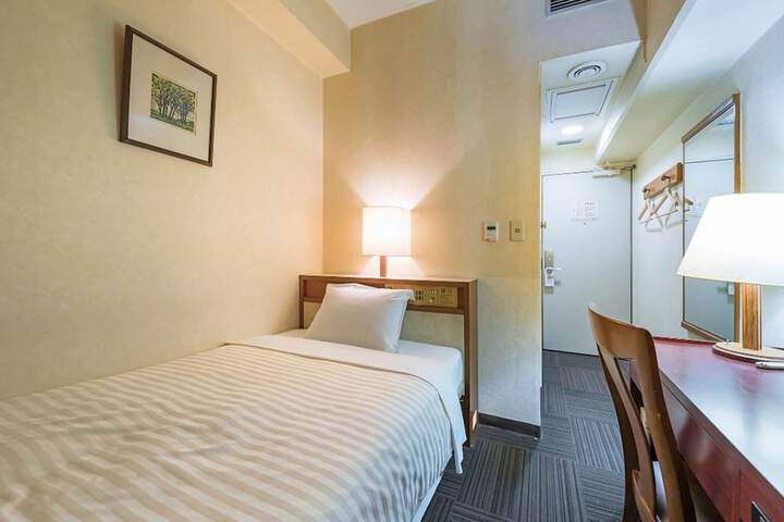 Room 8 of 52