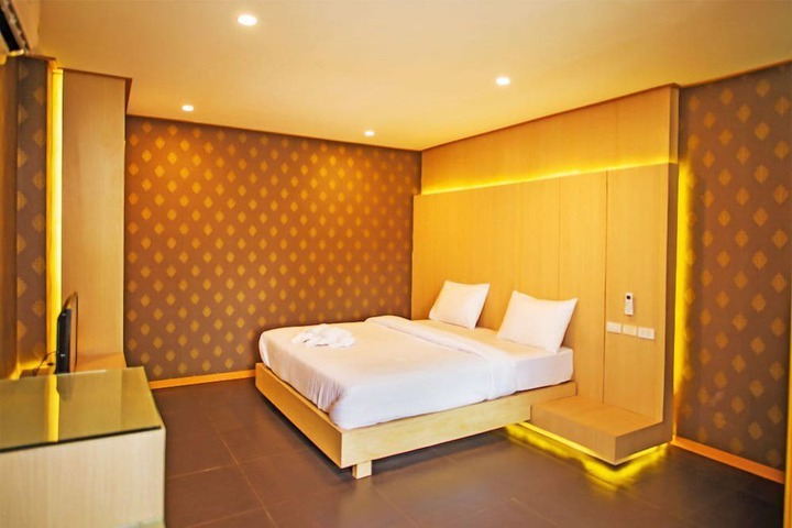 Room 25 of 59