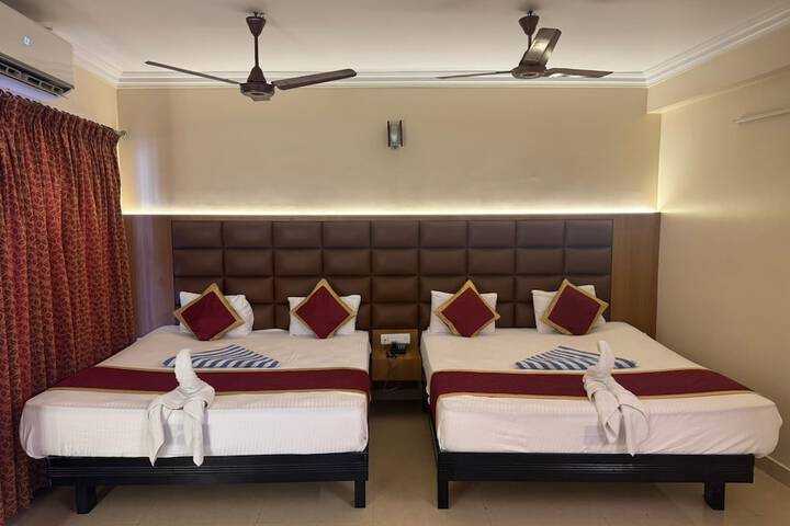 Room 14 of 18