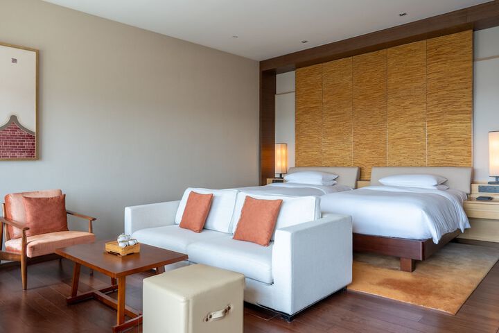 Room 6 of 48