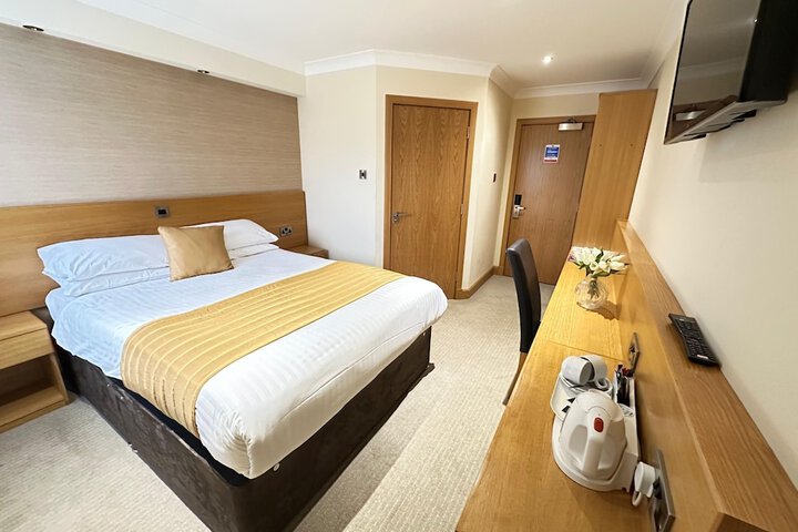 Room 16 of 28