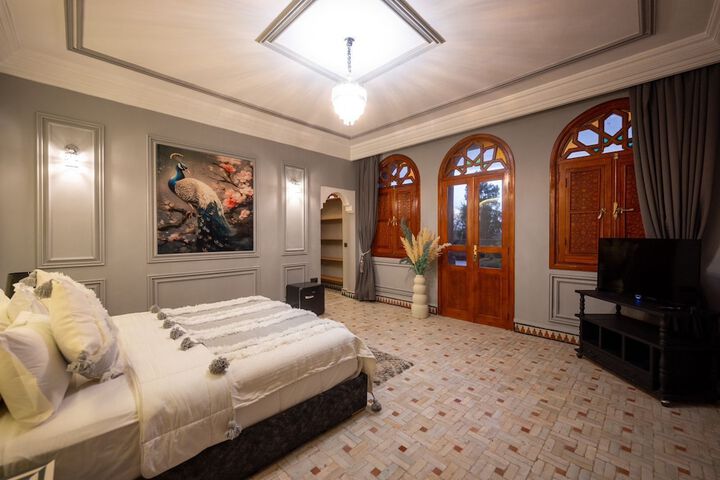 Room 4 of 32