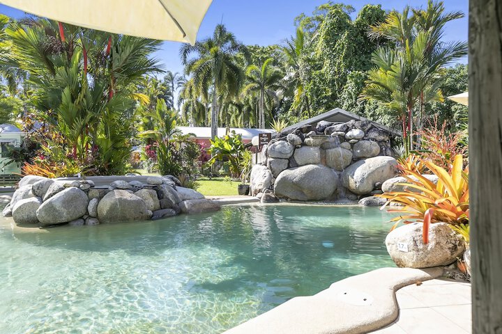 Pool 35 of 44