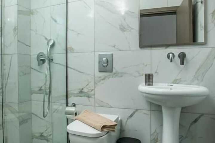 Room 10 of 15