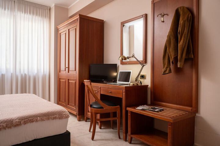 Room 14 of 111